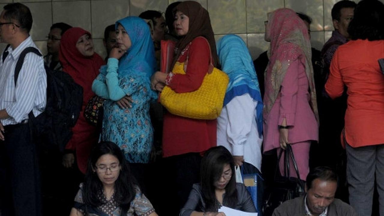 Seleksi CPNS, ratusan guru bantu DKI padati Gedung Nyi Ageng Serang
