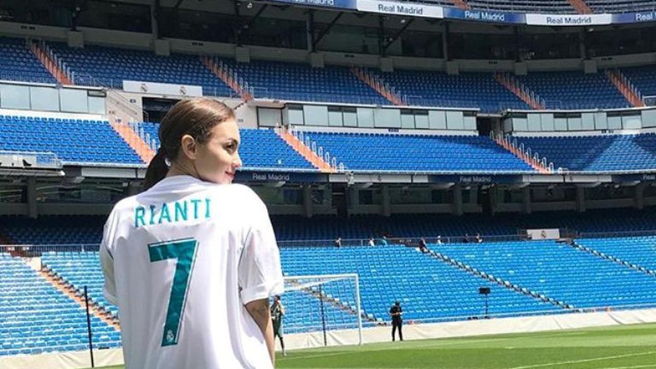 Rianti Cartwright Bikin Iri, Foto Bareng Cristiano Ronaldo