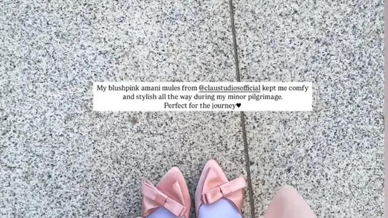 6 Potret Yunita Siregar Umroh, Gamis dan Hijab Pink Curi Perhatian