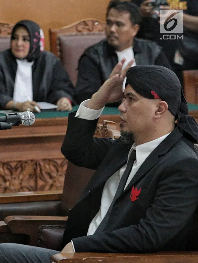 Ahmad Dhani Divonis 1 Tahun 6 Bulan Penjara