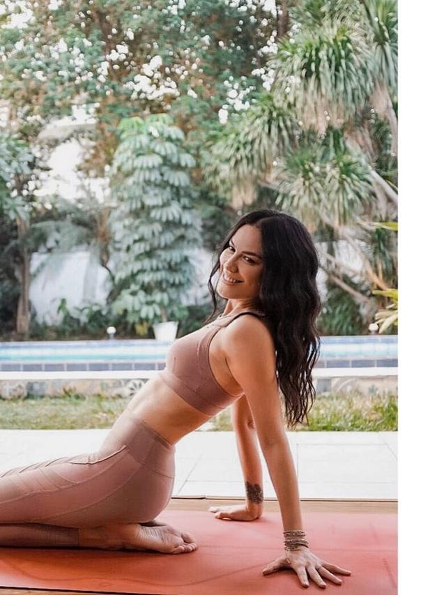 Gaya Sophia Latjuba Saat Olahraga (sumber: instagram/sophia_latjuba88)