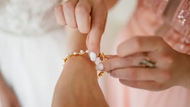 Ilustasi Model Gelang Emas 2 Gram 16K Bola Kecil (Photo by bristekjegor on Freepik)