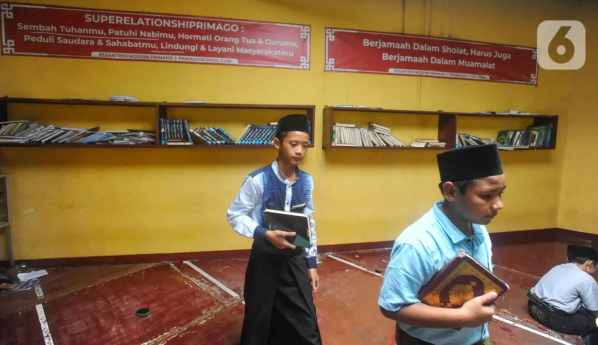 Dengan bertadarus, umat muslim diharapkan bisa mengimplementasikan kandungan isi Al-Quran dalam kehidupan sehari-hari. (merdeka.com/Arie Basuki)