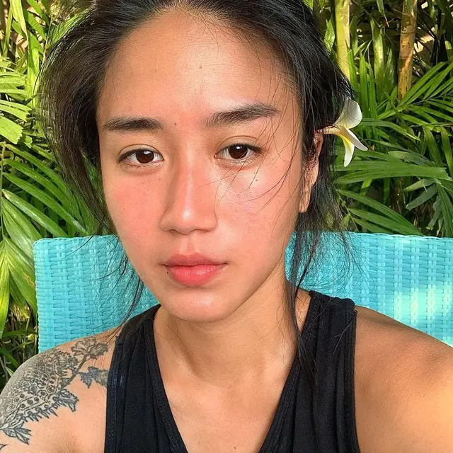 6 Potret Chef Renatta Tampil Tanpa Makeup, Dipuji Lebih Memesona