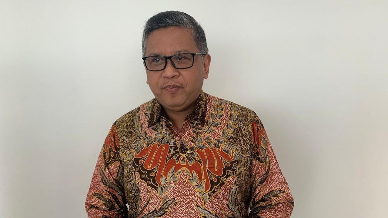 Hasto yang mendampingi Megawati mengaku tidak tahu apakah ada pembicaraan soal cawapres antara Megawati dengan Ridwan Kamil. <br>
