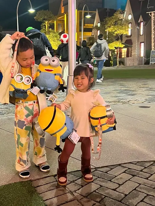 [Instagram/rachelvennya]