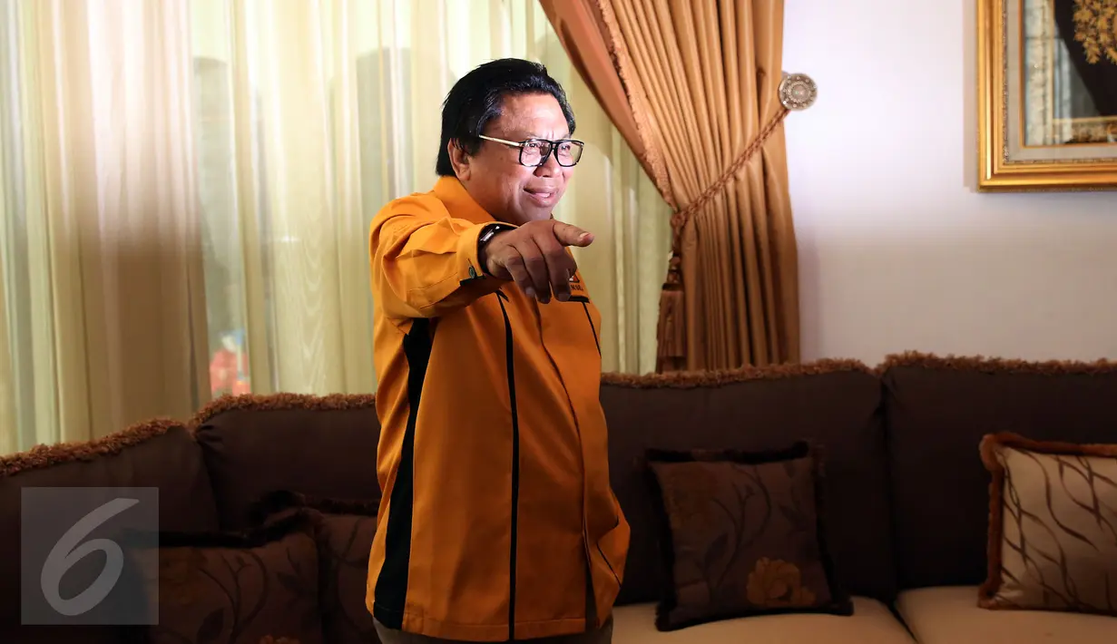 Oesman Sapta mengatakan bahwa saat dirinya berencana maju sebagai calon ketua umum Hanura, banyak yang ikut bergabung ke Hanura sehingga menambah kekuatan politik di pemilu dan Pilkada mendatang, Jakarta, Kamis (22/12). (Liputan6.com/Johan Tallo)