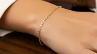 8 Pilihan Gelang Emas Rantai yang Ringan untuk Kegiatan Sosial yang Tetap Terlihat Rapi dan Elegan
