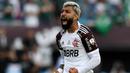 Gabriel Barbosa - Pemain asal Brasil ini juga memiliki julukan gol di akhir namanya yakni Gabigol. Kata gol tersebut disematkan lantaran Gabi cukup tajam dalam urusan menjebol gawang lawan. (AFP/Pablo Porciuncula)