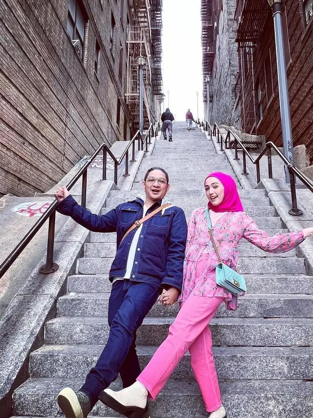 Potret Mesra Pasha Ungu dan Adelia Pasha Potret Mesra Pasha Ungu dan Adelia Pasha [instagram/adeliapasha]