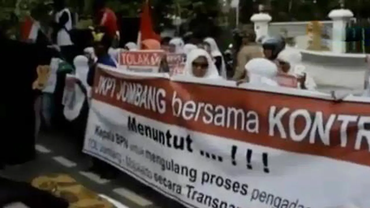 Protes Proyek Tol 