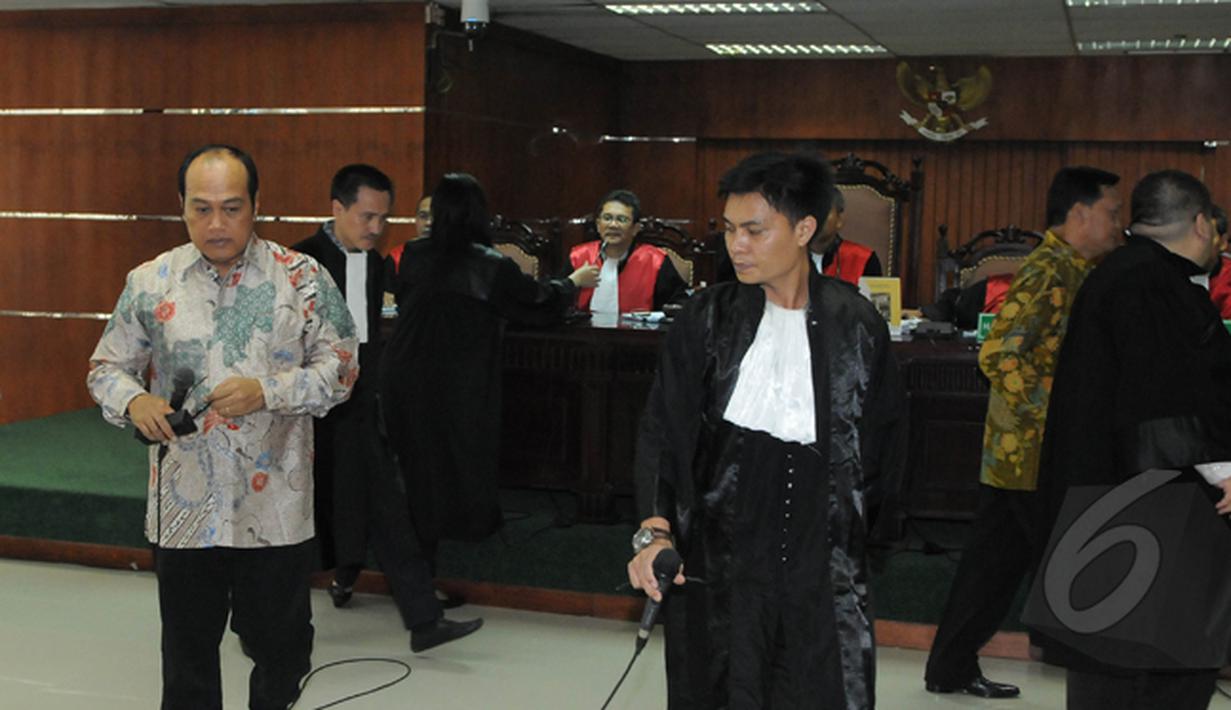 Suasana usai persidangan kasus korupsi alat Simulator SIM dengan terdakwa mantan Wakakorlantas Brigjen. Didik Purnomo di Pengadilan Tipikor, Jakarta, Senin (23/2/2015). (Liputan6.com/Herman Zakharia)