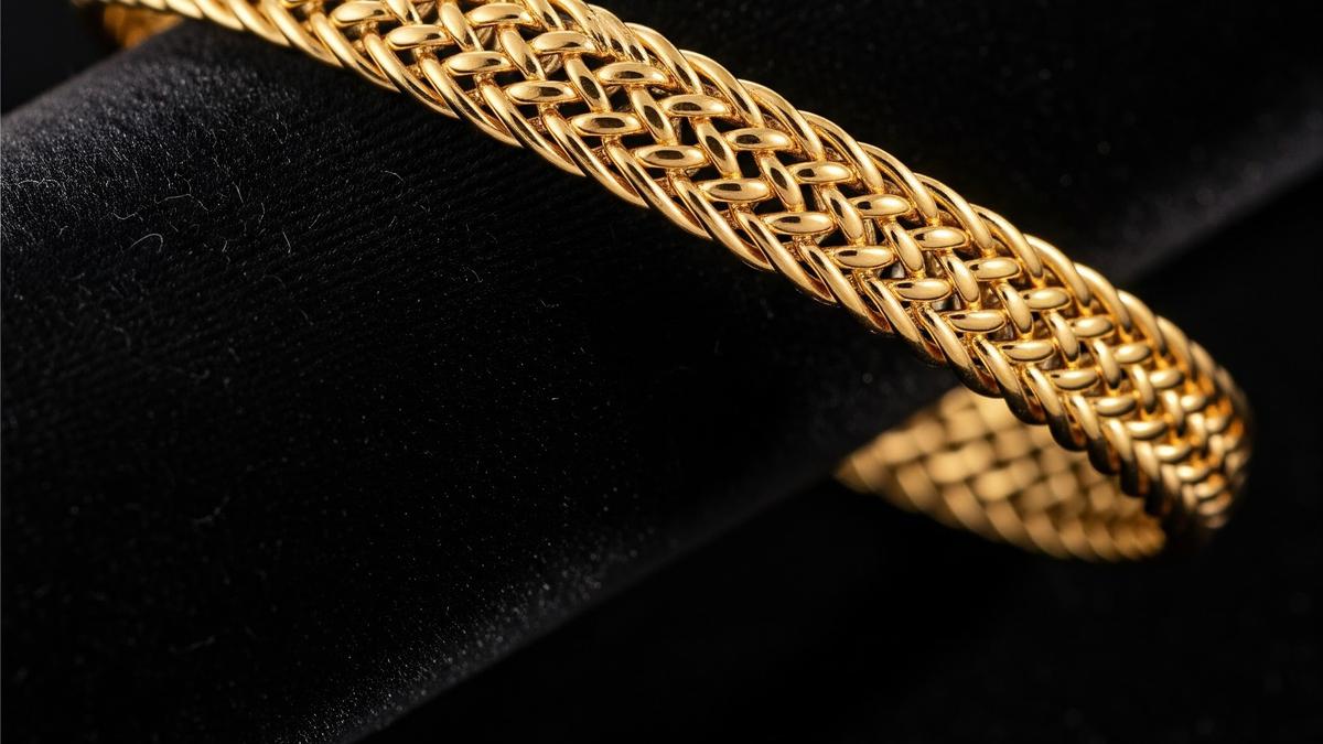 7 Pilihan Gelang Emas 40 Gram 23 Karat untuk Koleksi dan Investasi Incaran di 2025