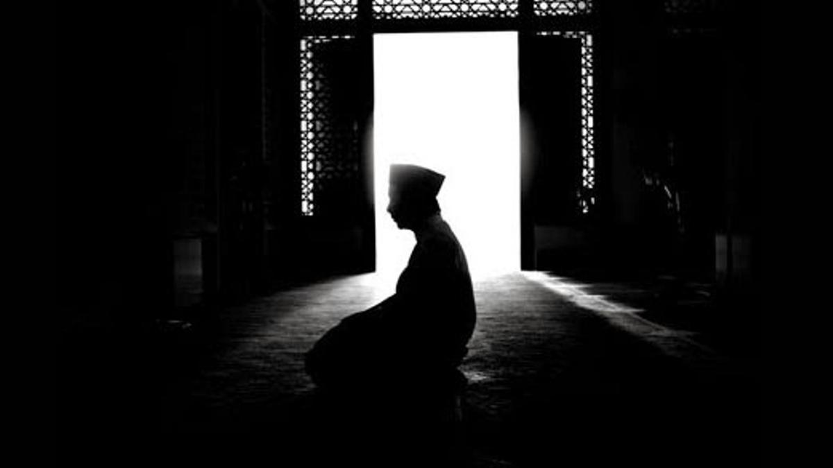 Tata Cara Salat Tahajud Lengkap dengan Niat dan Doa, Ibadah Sunnah yang Punya Banyak Keutamaan