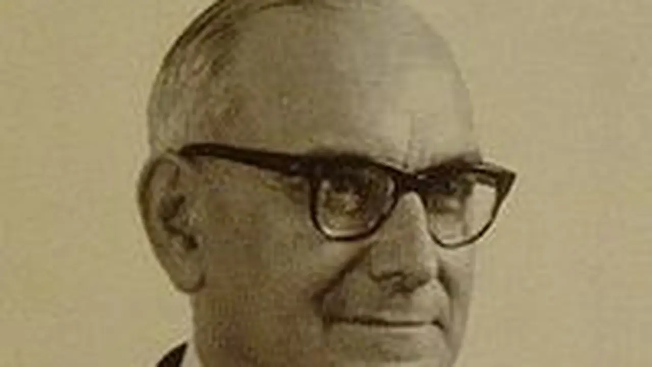 Dr Marcello Caetano. (desciclopedia.org)