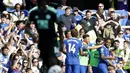 Kemenangan 2-1 Chelsea atas Leicester City tersebut berhasil membuat The Blues menempati urutan keenam klasemen dengan raihan 7 poin. Sementara itu, Dua gol perdana Sterling belum mampu memasukkan namanya ke dalam daftar pencetak gol sementara Liga Inggris. (AP/David Cliff)