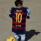 Murtaza Ahmadi, Messi 'Kantong Keresek'. AFP PHOTO/WAKIL KOHSAR WAKIL KOHSAR / AFP