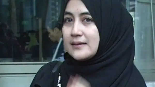 Makam Uje Dipugar Mewah, Anak-anak Menangis