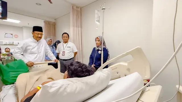 Mensos jenguk korban ledakan di SMAN 72