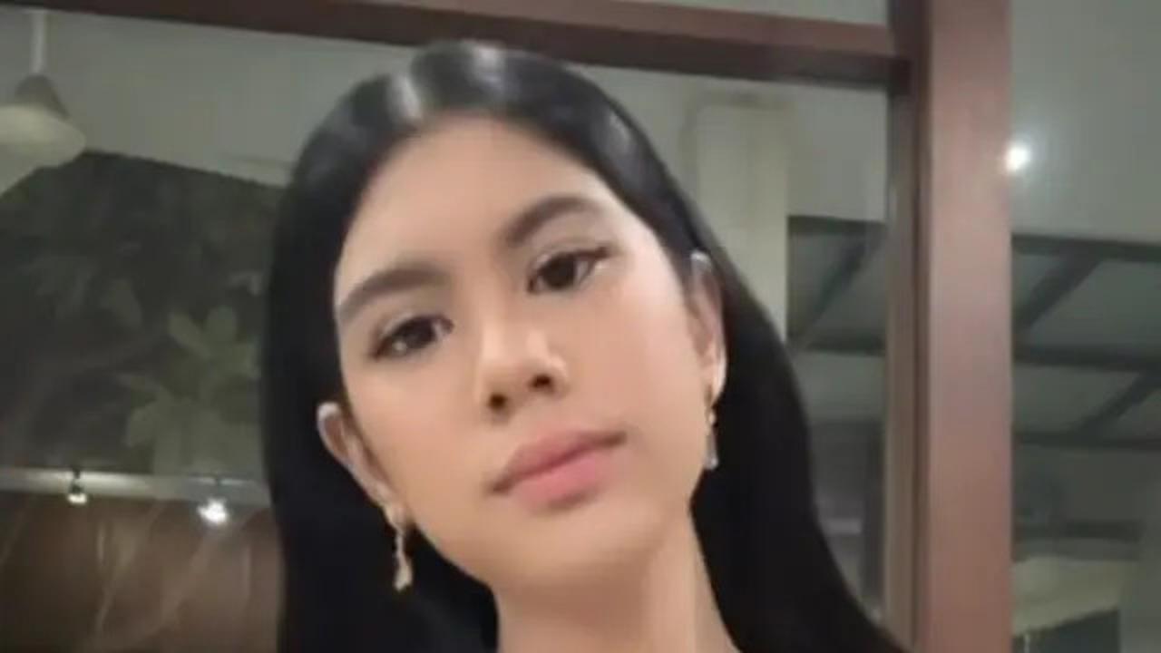 Pesona Almira Putri Annisa Pohan saat Hadir Prom Night Dipulas Makeup Natural dengan Atasan Bustier yang On Point