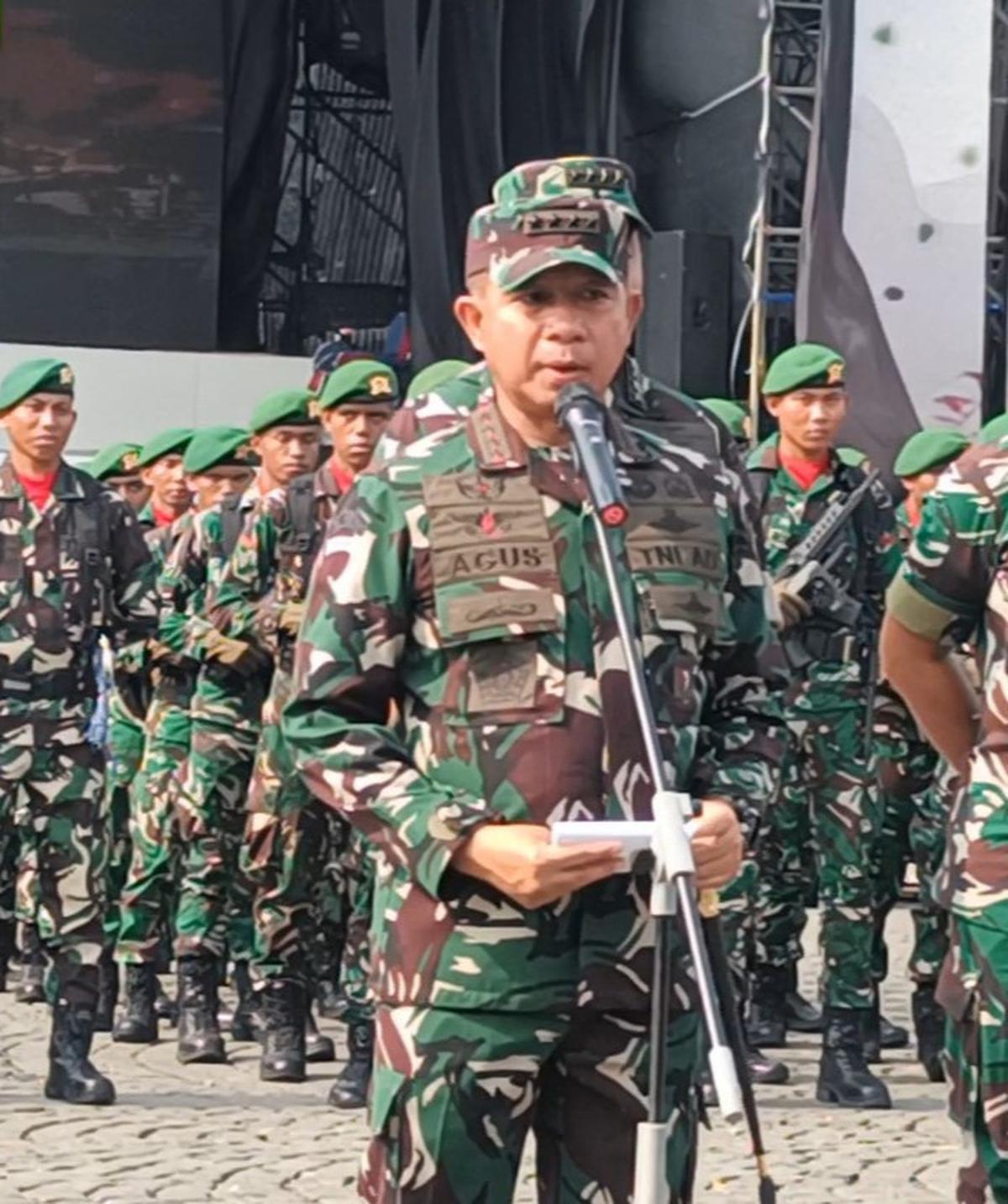 Panglima TNI Jenderal TNI Agus Subiyanto di Monumen Nasional (Monas), Jakarta.