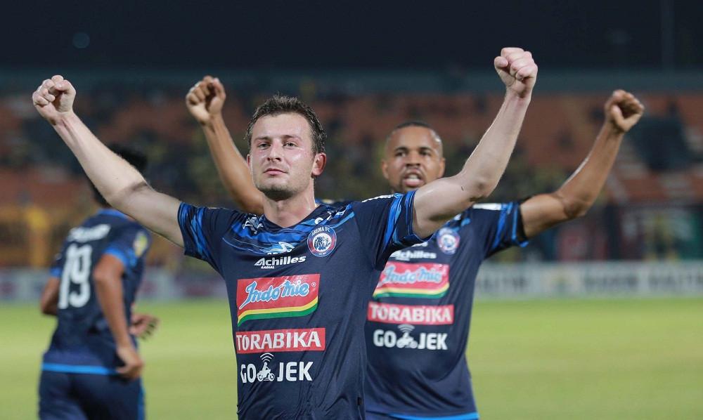 Pemain asal Montenegro yang menjalani seleksi di Arema FC, Balsa Bozovic. (Bola.com/Iwan Setiawan)