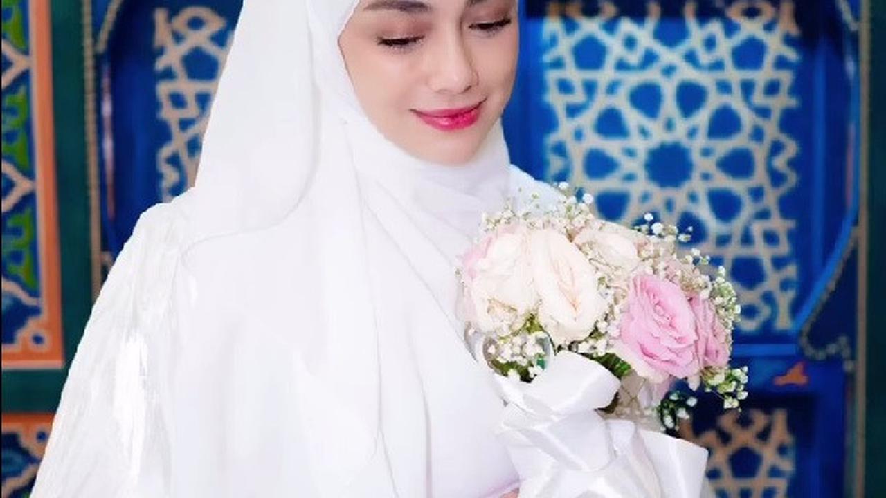 Potret Cantik Celine Evangelista Tampil Berhijab, Sempat Mengaku Nyaman hingga Penampilan Lebih Tertutup