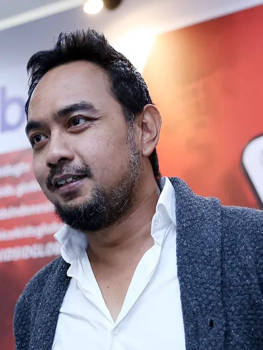  "Tetap sih, cuman sekarang lebih ngayomin. Kalau sudah agak straight ya Agnes sama Tulus yang ngademin," sambungnya. (Nurwahyunan/Bintang.com)