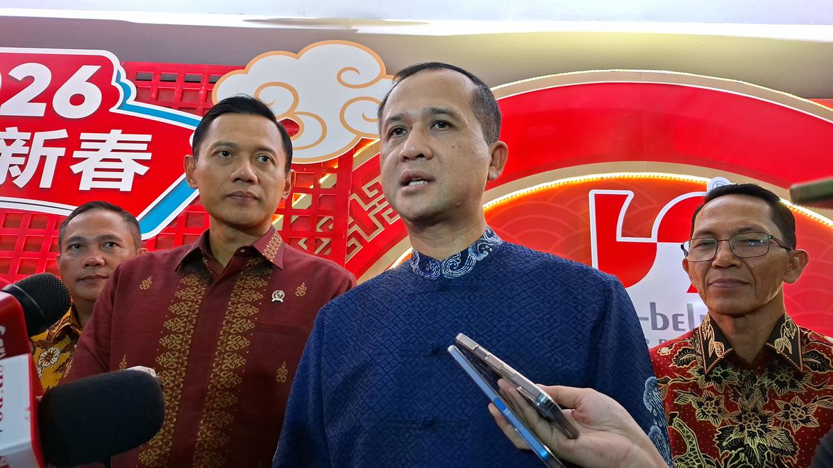 Rempang Batam Makin Damai, Mentrans Iftitah Berikan 16 Kapal Nelayan ke Warga