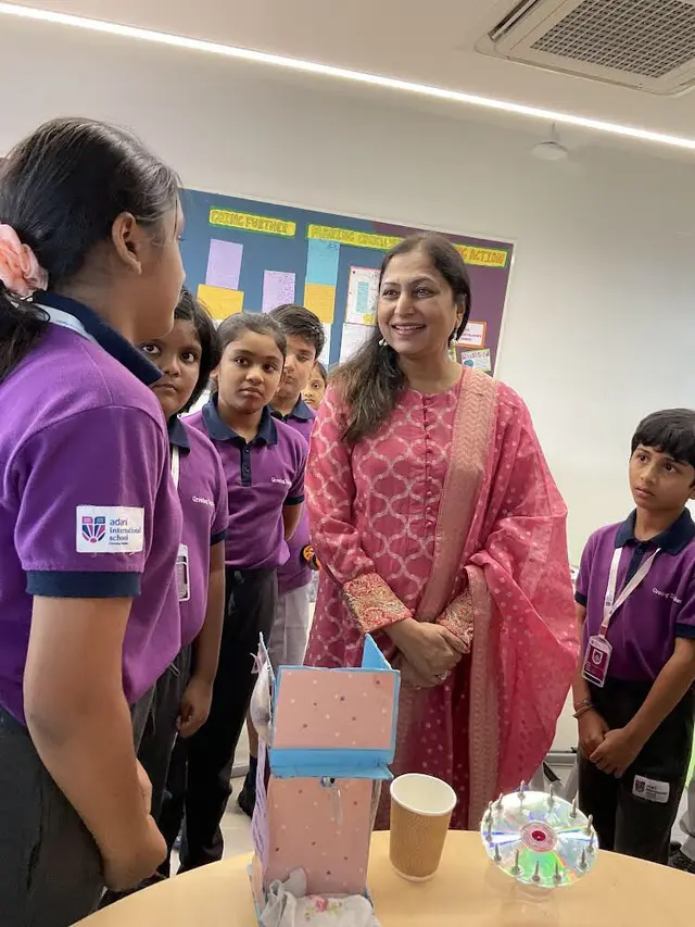Priti Adani, istri dari miliarder India Gautam Adani sekaligus pemimpin Adani Foundation. (Twitter/@AdaniPriti)