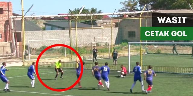 VIDEO: Wasit Cetak Gol di Liga Dagestan, Rusia