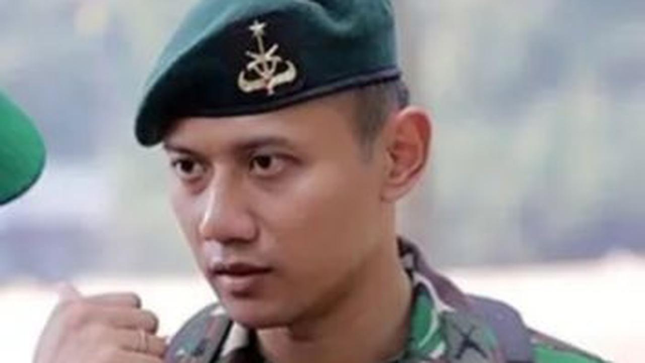 AHY kemudian melanjutkan pendidikan militernya di US Army Maneuver Captain Career Course di Fort Benning, Amerika Serikat pada tahun 2011 dan menjadi lulusan terbaik.