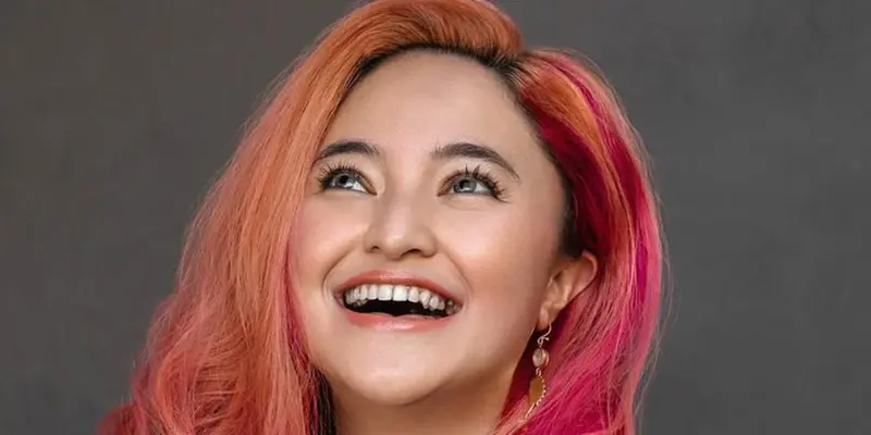 FOTO: 6 Potret Cantik Marshanda dengan Rambut Warna-warni