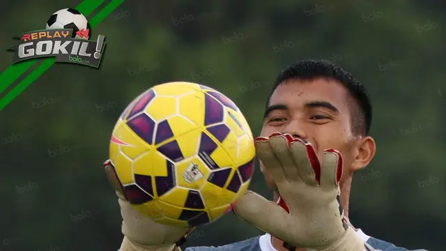 Penyelamatan apik dilakukan kiper PS TNI, Dhika Bayangkara pada laga melawan Persija Jakarta