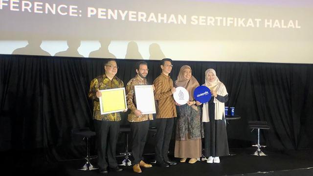 Penyerahan sertifikaf halal kepada Cinepolis