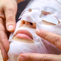 Ilustrasi masker wajah (iStockphoto/Csaba Toth)