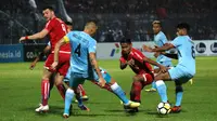Duel Persela vs Persija di Stadion Surajaya, Lamongan, Minggu (20/5/2018). (Bola.com/Aditya Wany)