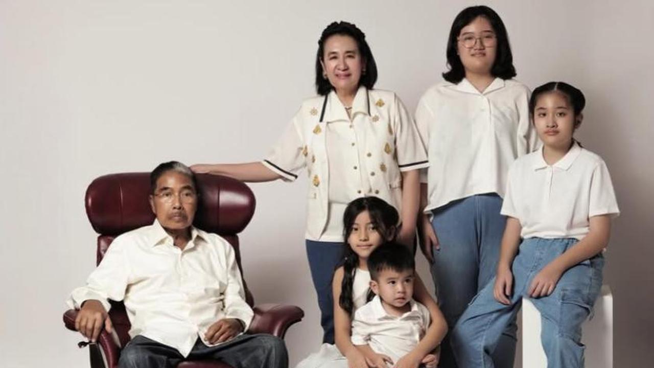 Postingan Terakhir Hotma Sitompul di Media Sosial Sebelum Meninggal Foto Bareng Keluarga, Bikin Haru