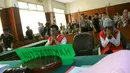 Dalam persidangan, keduanya diancam dengan hukuman primer Pasal 340 yang mengatur tentang pembunuhan berencana dengan ancaman hukuman maksimal seumur hidup, Selasa (19/8/14). (Liputan6.com/Faisal R Syam)