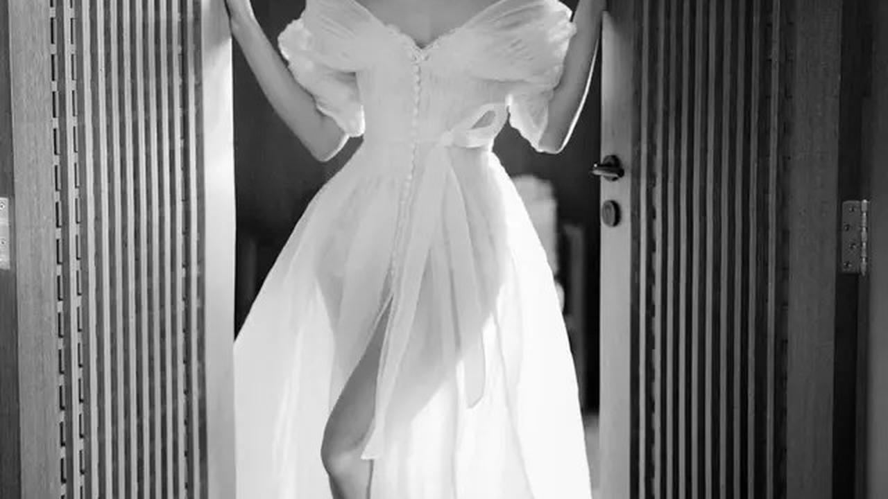 11 Model Bridal Robe Artis Indonesia, Mewah, Elegan, dan Sarat Makna