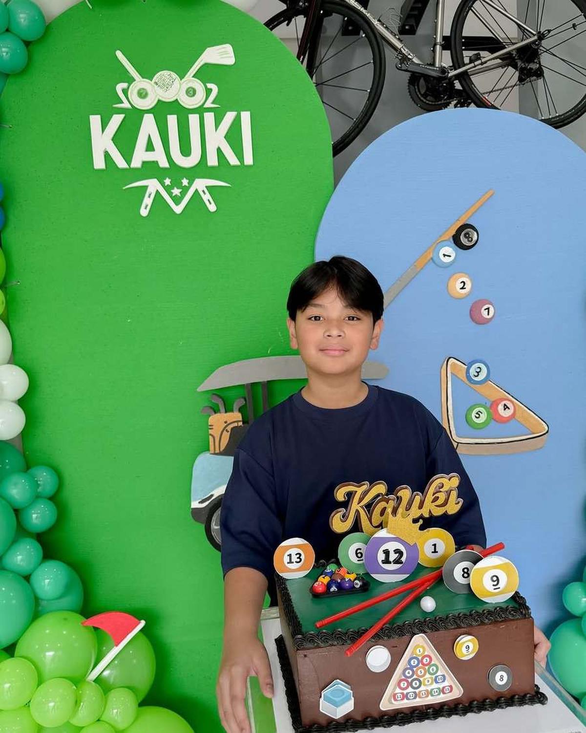 7 Potret Ultah Kauki Anak Wendi Cagur, Bertema Hijau Golf & Biliar - Dirayakan Seru Bareng Keluarga