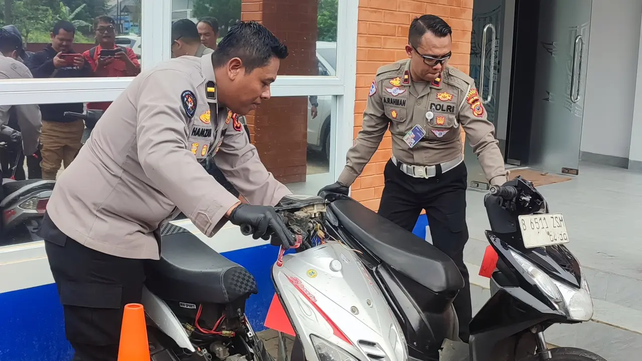 Dua kecelakaan adu banteng di Bogor diamankan pihak kepolisian.