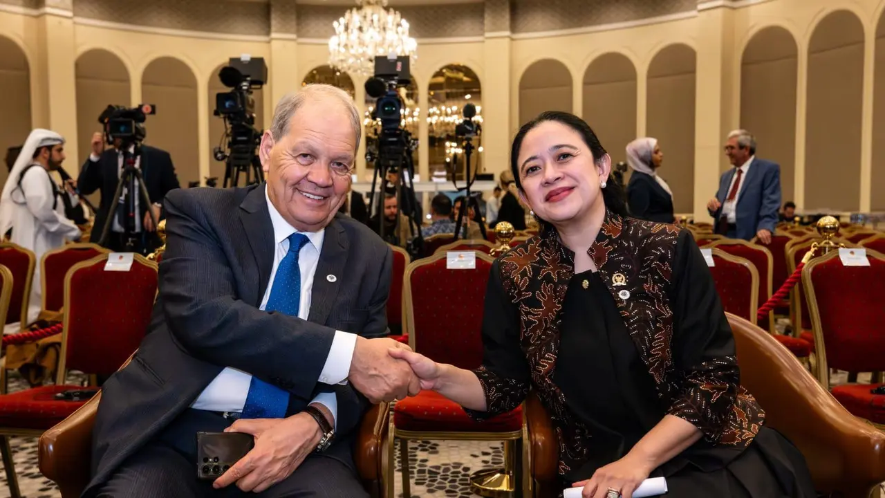 Ketua Dewan Perwakilan Rakyat (DPR) Puan Maharani bertemu dengan Ketua Parlemen Palestina Rawhi Fattouh di sela forum diskusi kelompok parlemen negara-negara yang membela Palestina atau The Group of Parliaments in support of Palestine di Istanbul, Turki.
