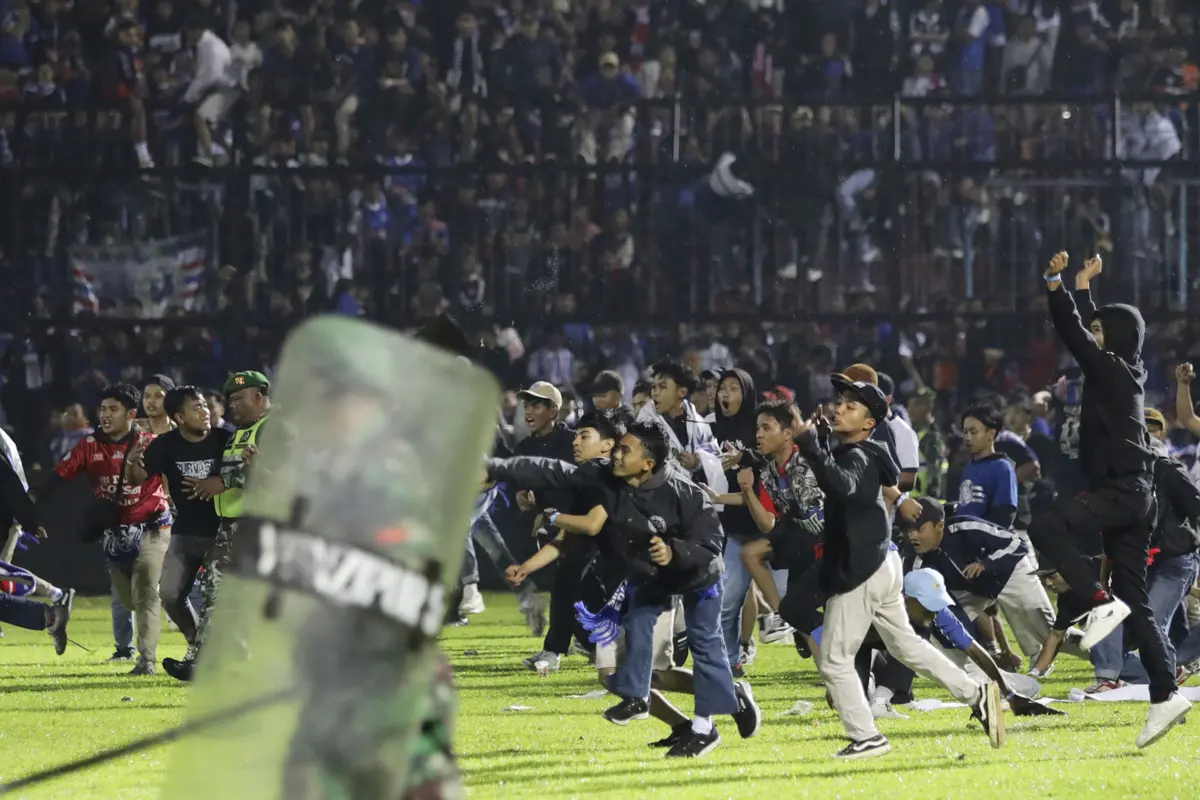 Foto: Nasib Malang Sepak Bola Indonesia, 127 Orang Kehilangan Nyawa di Stadion Kanjuruhan