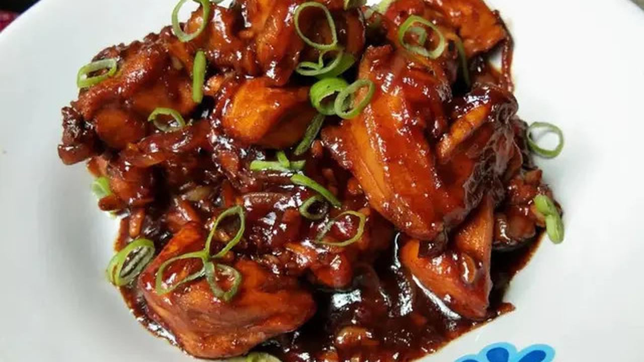 Ayam Kecap Gurih Manis, Dagingnya Sampai Lumer di Mulut