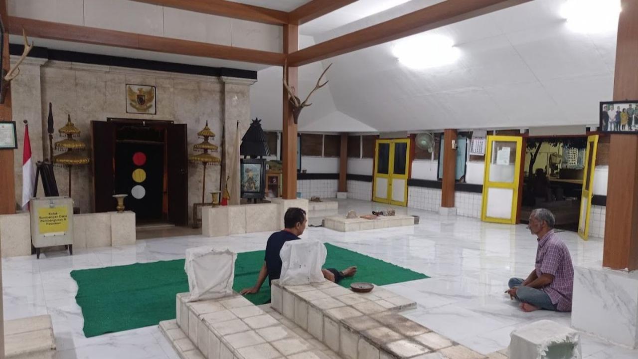 Keluarga Eyang Kudo