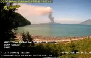 Gunung Anak Krakatau Naik Status Jadi Siaga, Warga Diminta Waspada