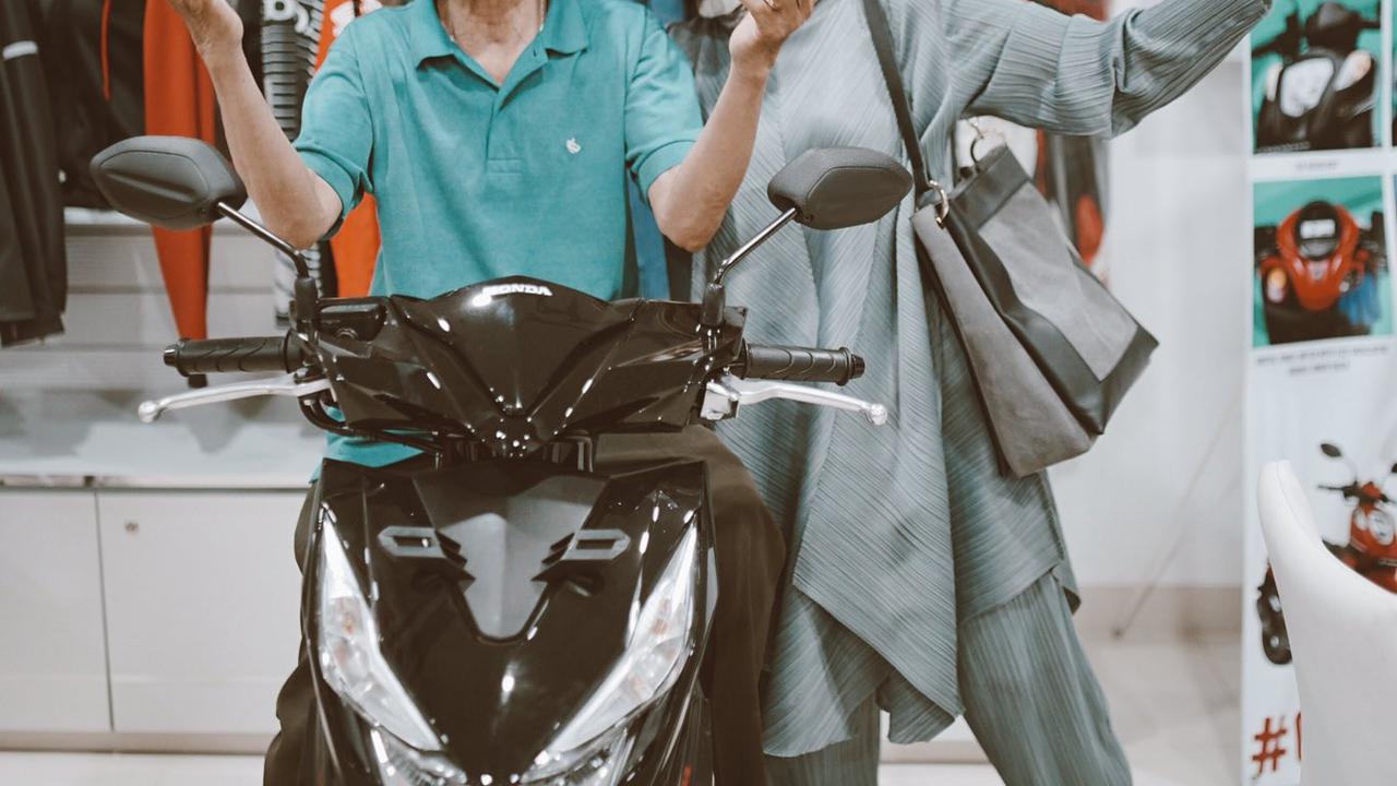 Kisah Haru Driver Ojol Lansia dapat Bantuan Rp 100 Juta