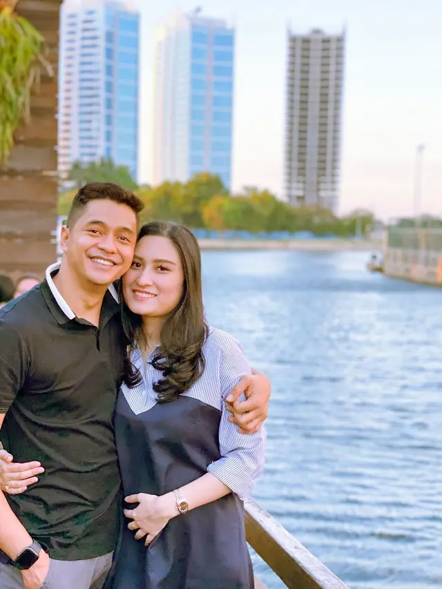 Hamil Anak Pertama, Ini 6 Potret Angbeen Rishi Istri Adly Fairuz Pamer Baby Bump