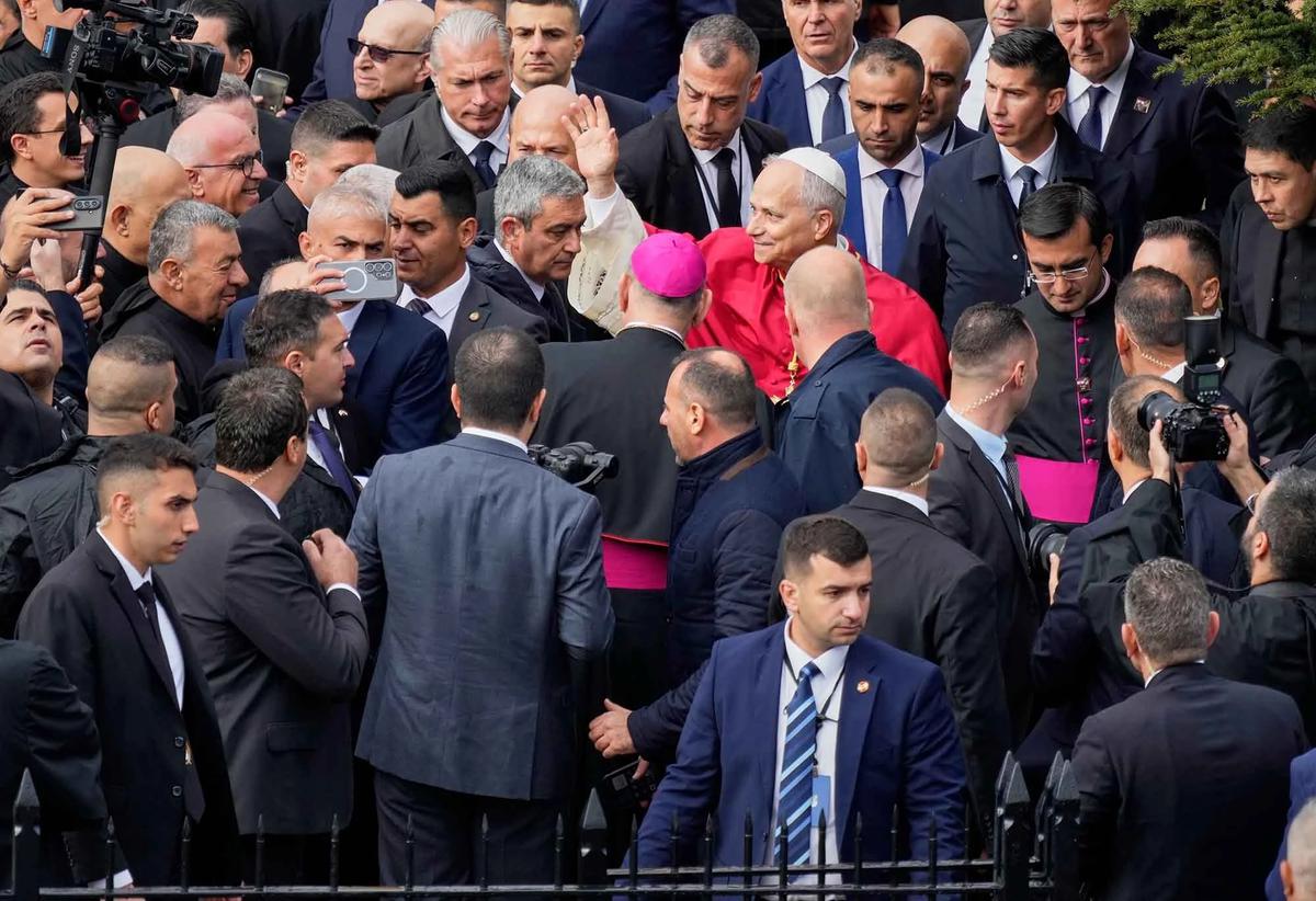 FOTO: Disambut Ribuan Warga, Paus Leo XIV Mulai Misi Perdamaian di Lebanon